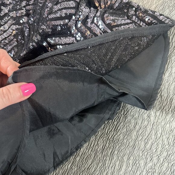 Forever 21 Sequin Peplum Black Top Size Medium Zipper Back And Adjustable Straps - Picture 10 of 11